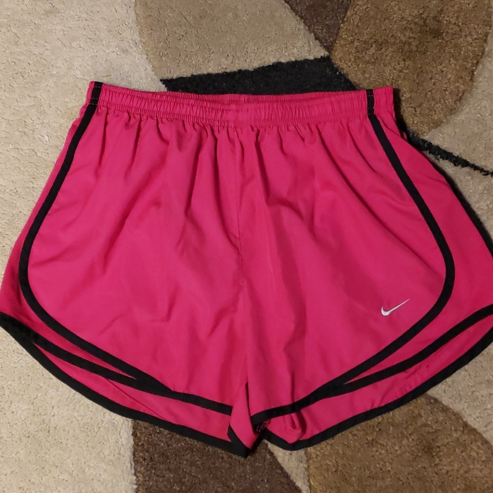 🔴 Nike shorts